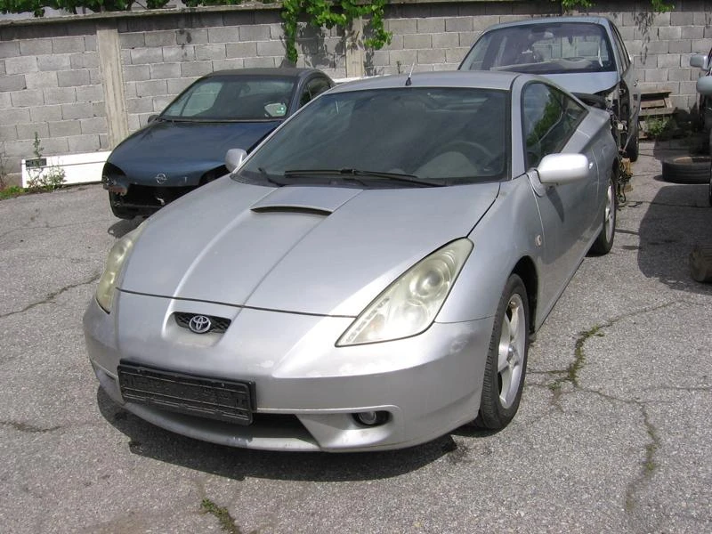 Toyota Celica 1.8 VVTI, снимка 1 - Автомобили и джипове - 37301977