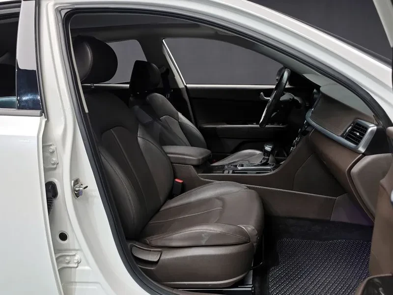 Kia K5 2.0, снимка 10 - Автомобили и джипове - 54263777