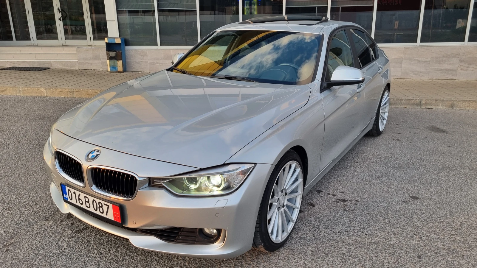 BMW 335 Head up, Keyless Navi, Distronik, Xenon  На задно!, снимка 1