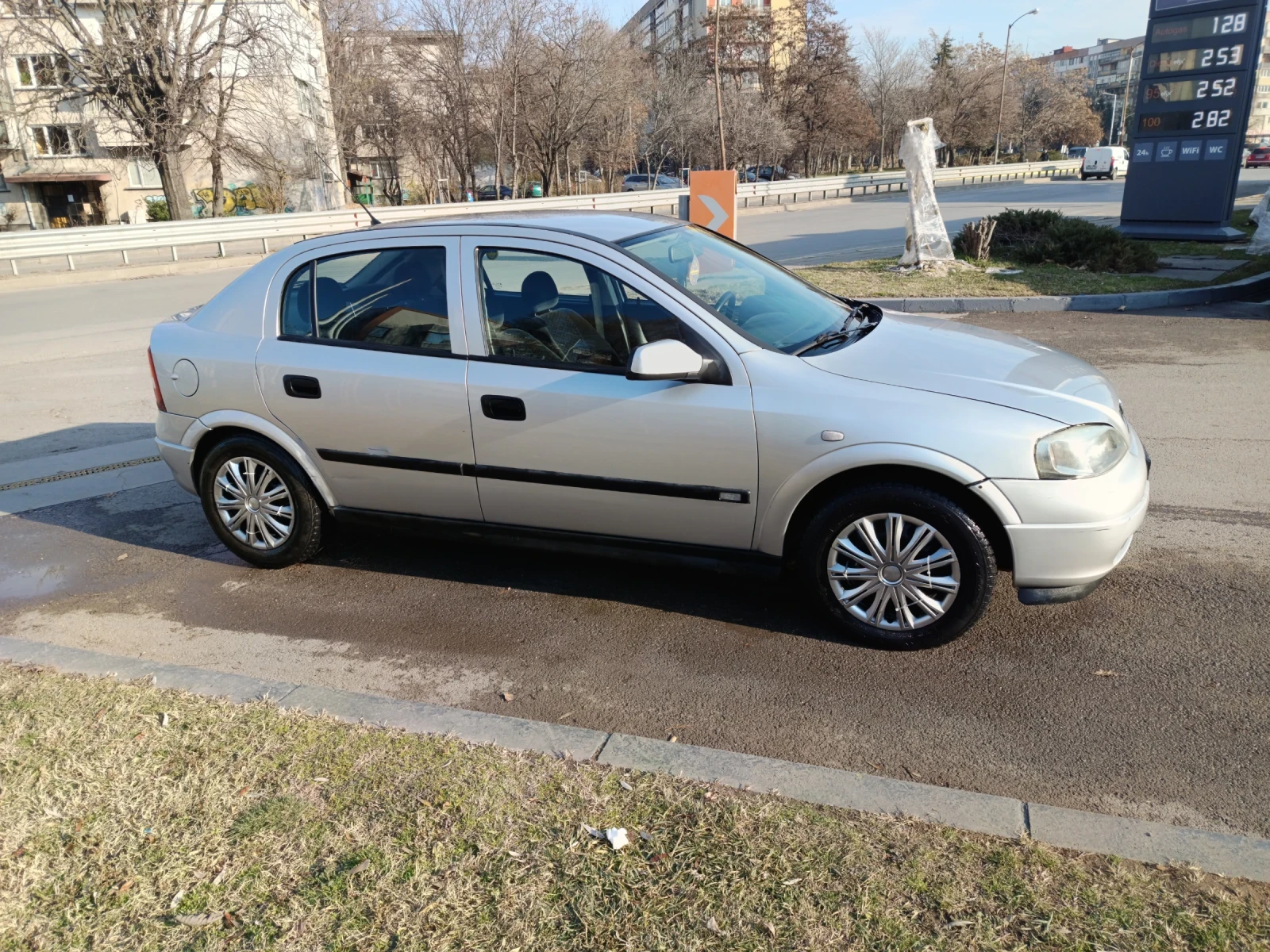 Opel Astra 1.8 16v бензи н - изображение 2