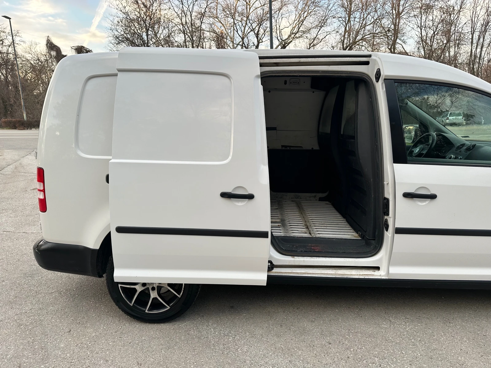 VW Caddy Maxi | Mobile.bg — изображение 12