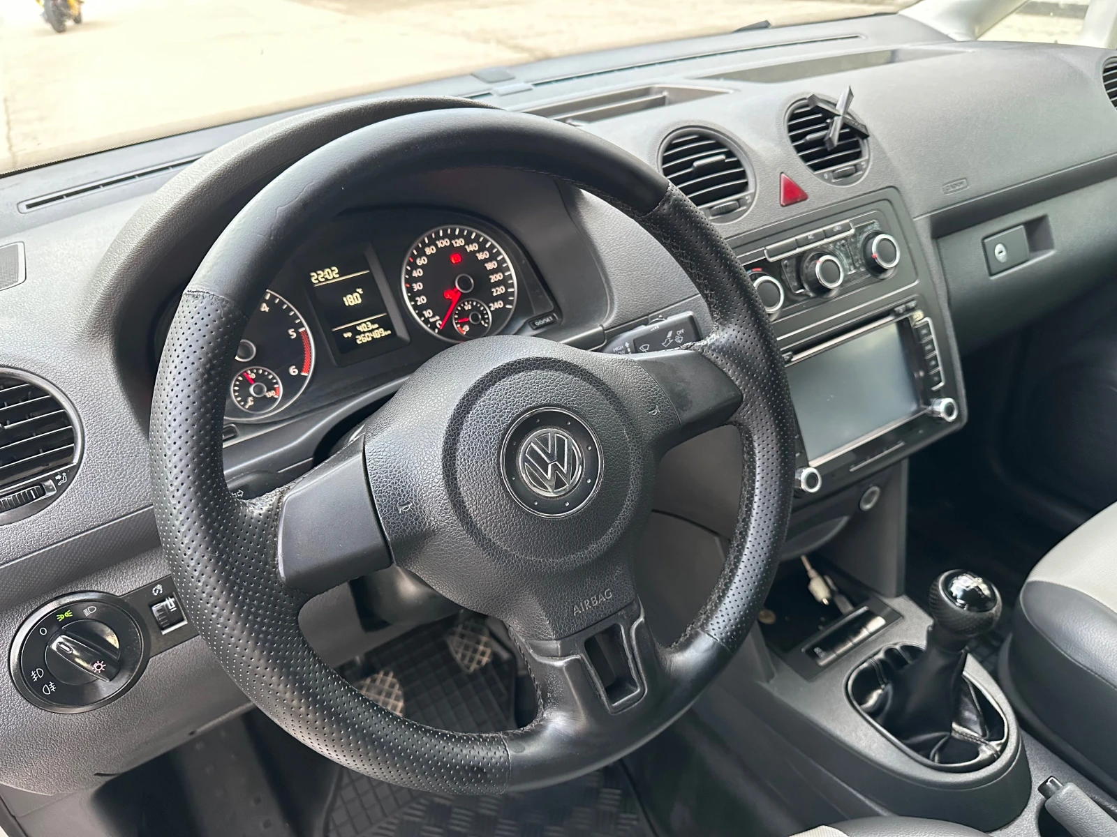 VW Caddy Maxi | Mobile.bg — изображение 14