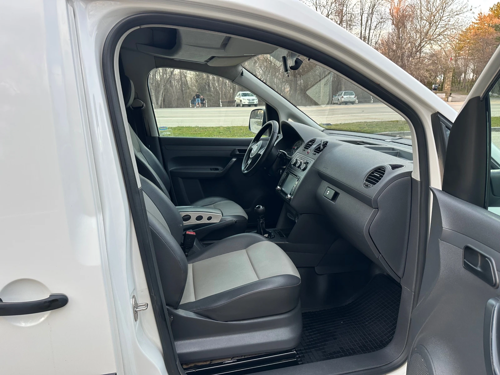 VW Caddy Maxi | Mobile.bg — изображение 13