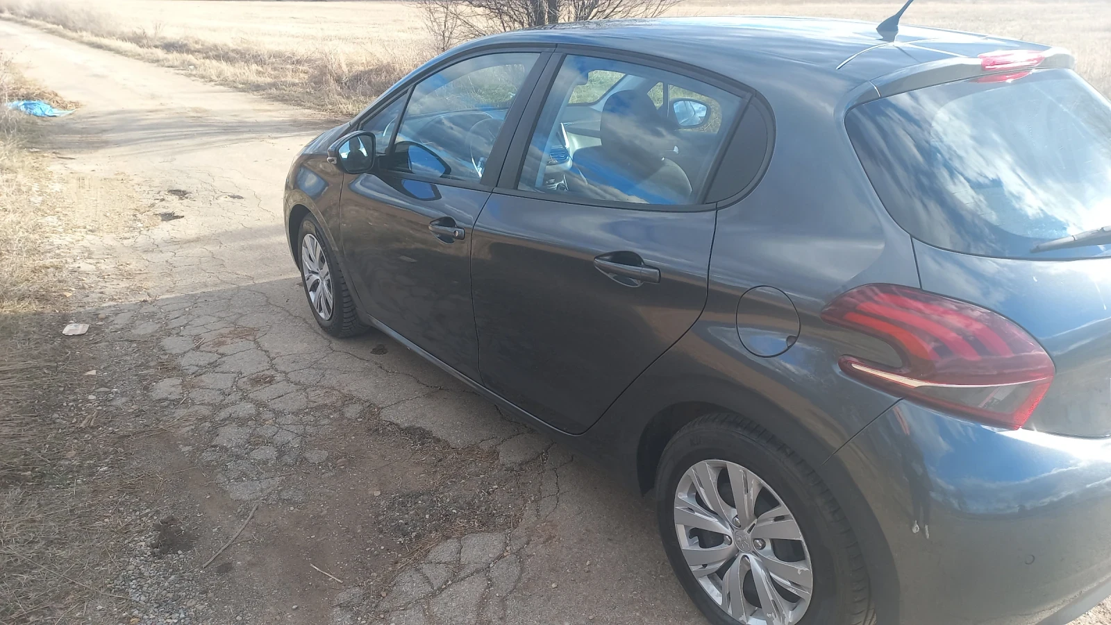 Peugeot 208 1.6 BLUE HDI evro 6 - изображение 10