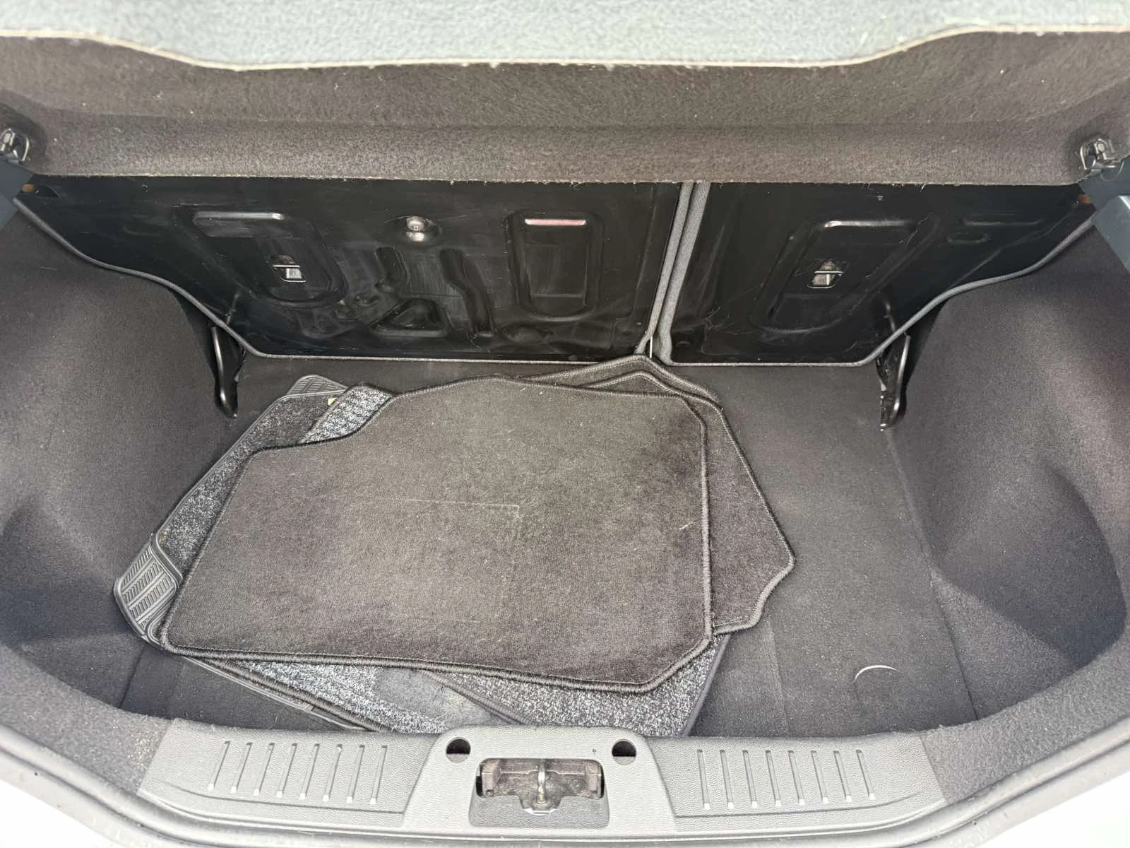 Ford Fiesta  - изображение 7