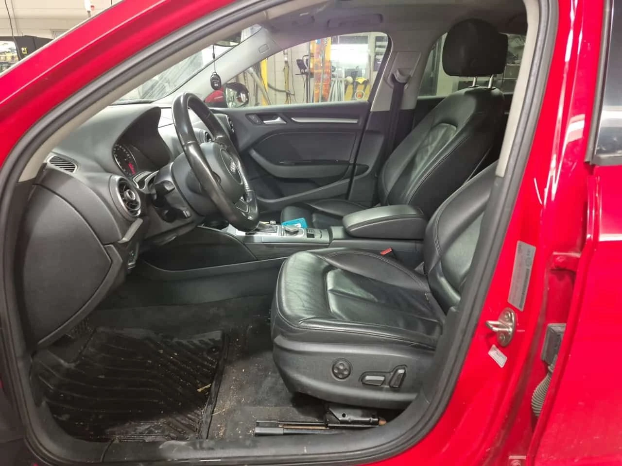 Audi A3 * 2.0T PREMIUM * ПОДГРЕВ / ОТ ПРЕДСТАВИТЕЛСТВО - изображение 7