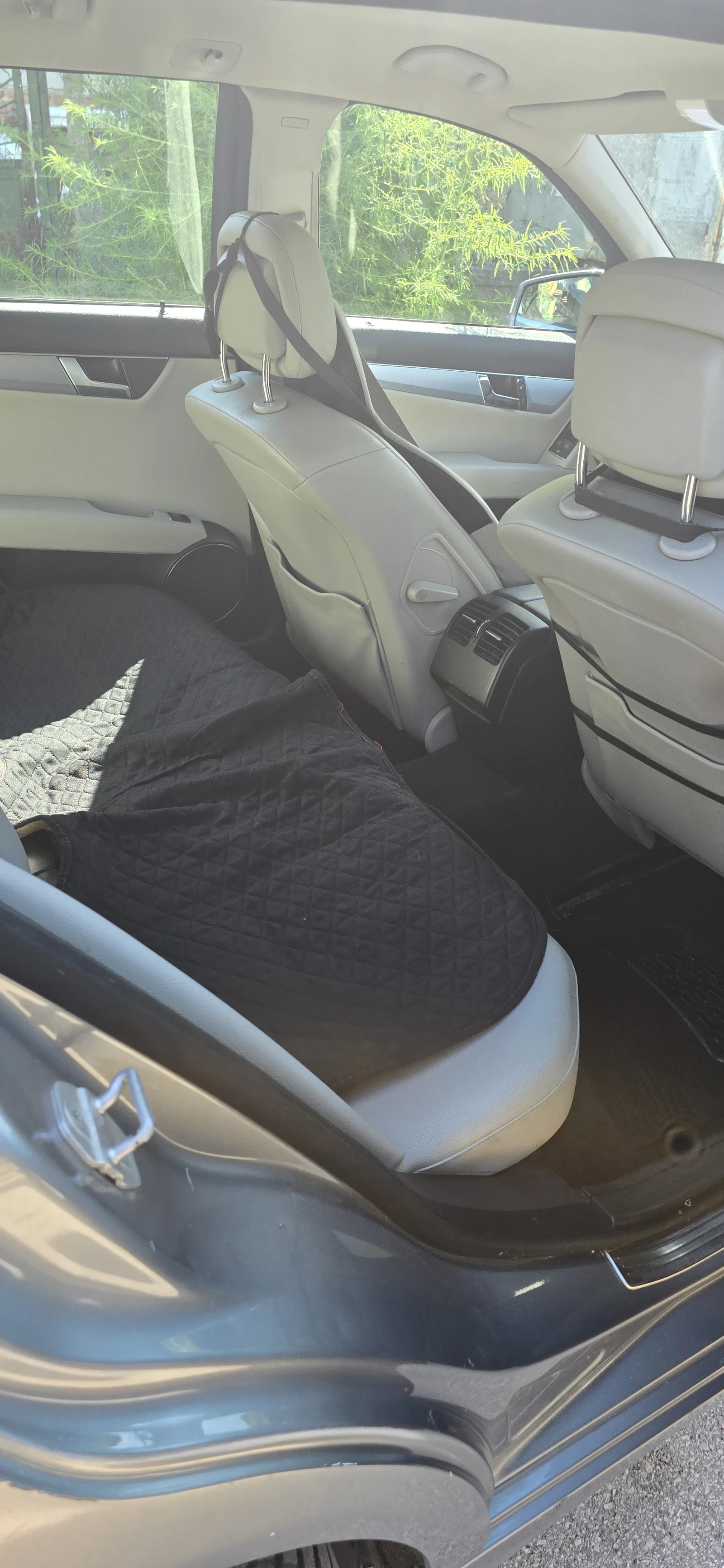 Mercedes-Benz C 220, снимка 9 - Автомобили и джипове - 53905847