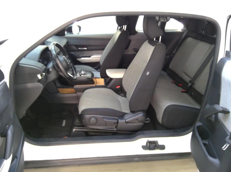 Mazda MX-30 Comfort, снимка 8 - Автомобили и джипове - 54457043