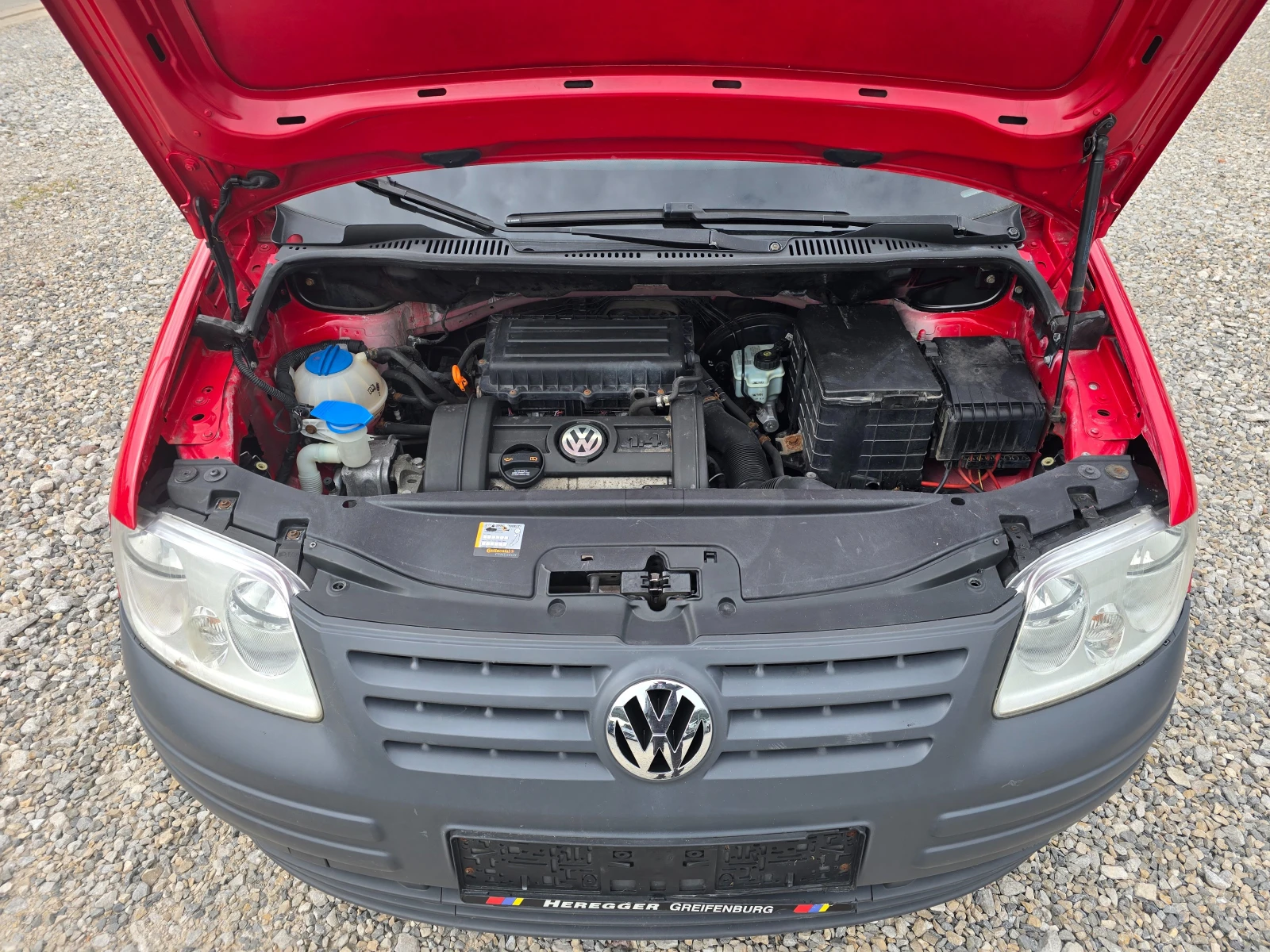 VW Caddy 1.4 БЕНЗИН ! ! РЕАЛНИ КИЛОМЕТРИ, снимка 16 - Автомобили и джипове - 54481367