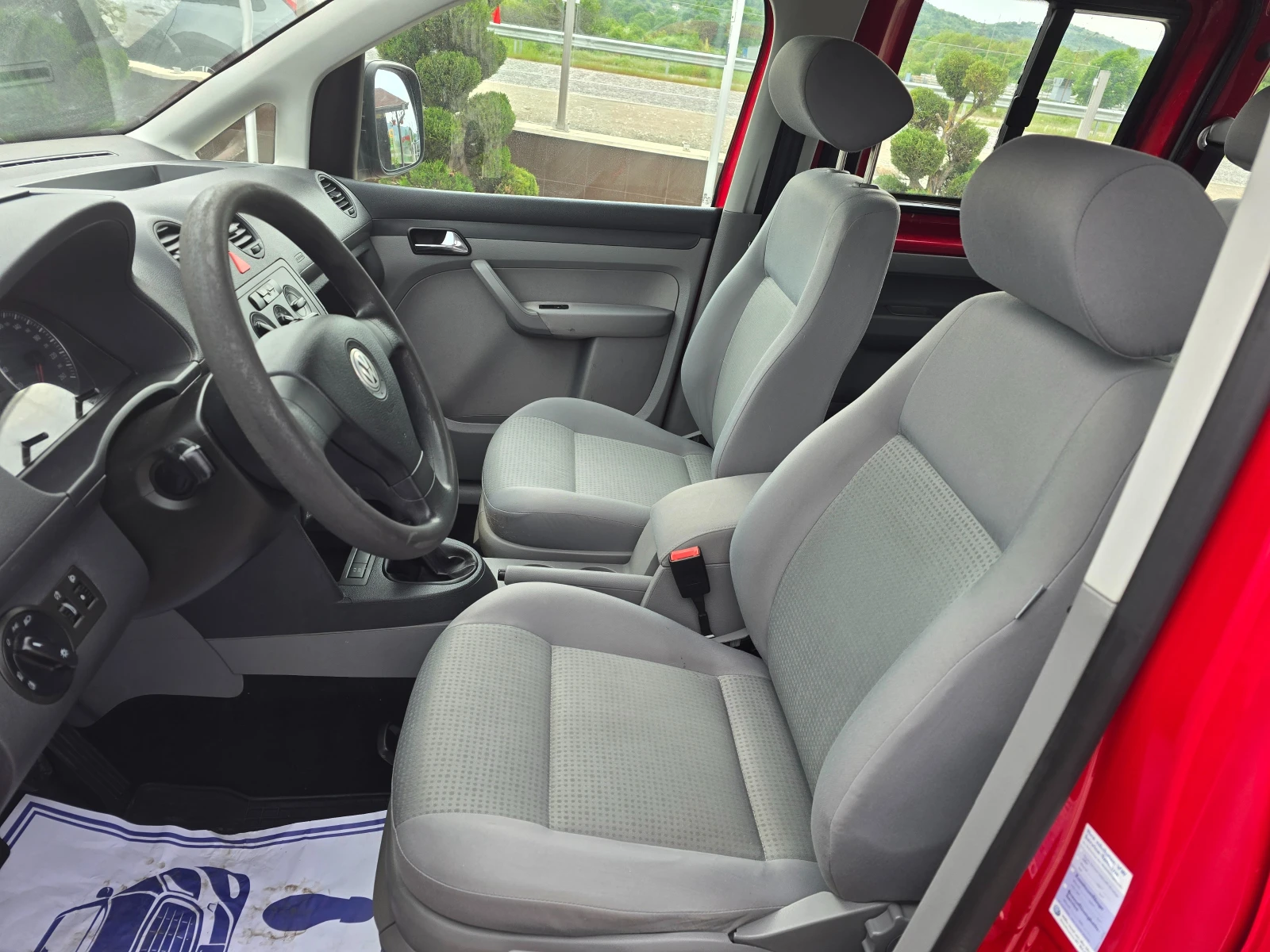 VW Caddy 1.4 БЕНЗИН ! ! РЕАЛНИ КИЛОМЕТРИ, снимка 10 - Автомобили и джипове - 54481367