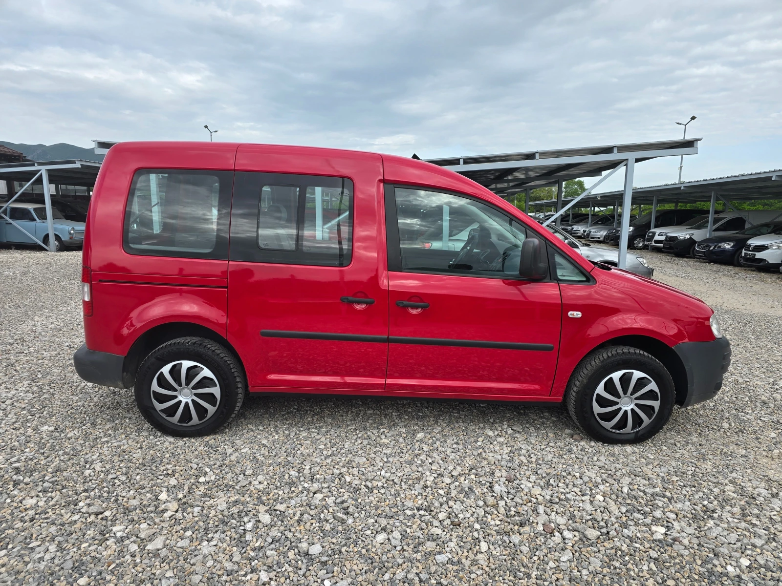 VW Caddy 1.4 БЕНЗИН ! ! РЕАЛНИ КИЛОМЕТРИ, снимка 8 - Автомобили и джипове - 54481367