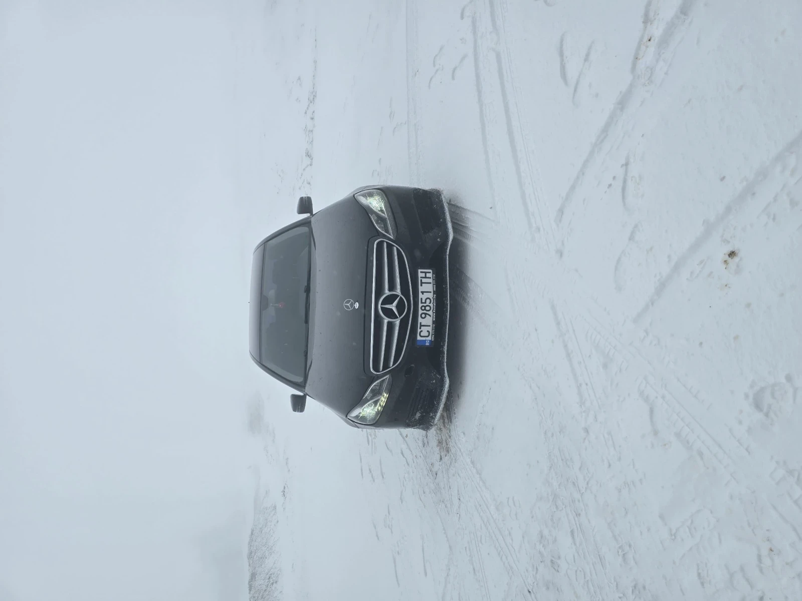 Mercedes-Benz E 200, снимка 11 - Автомобили и джипове - 54567571