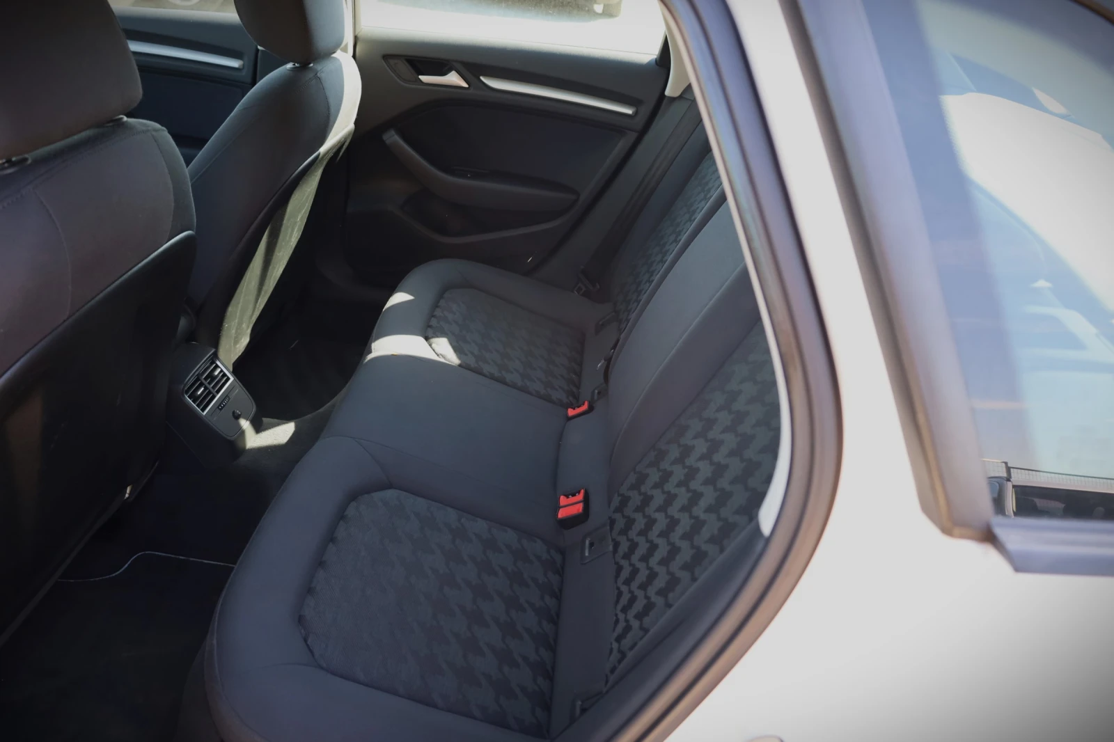 Audi A3 1.6 d | Mobile.bg � ����������� 14
