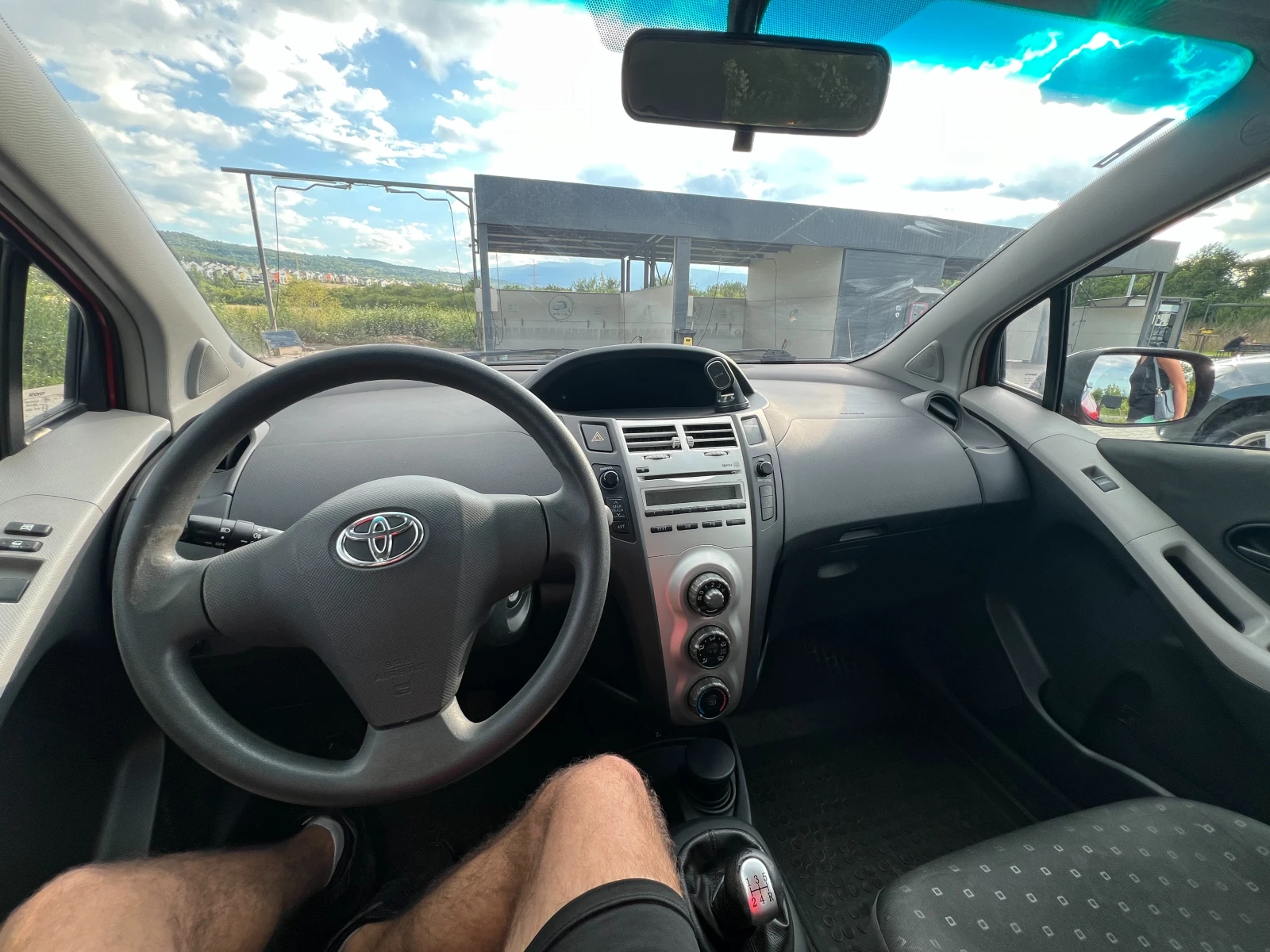 Toyota Yaris VVT-i, снимка 11 - Автомобили и джипове - 55325175