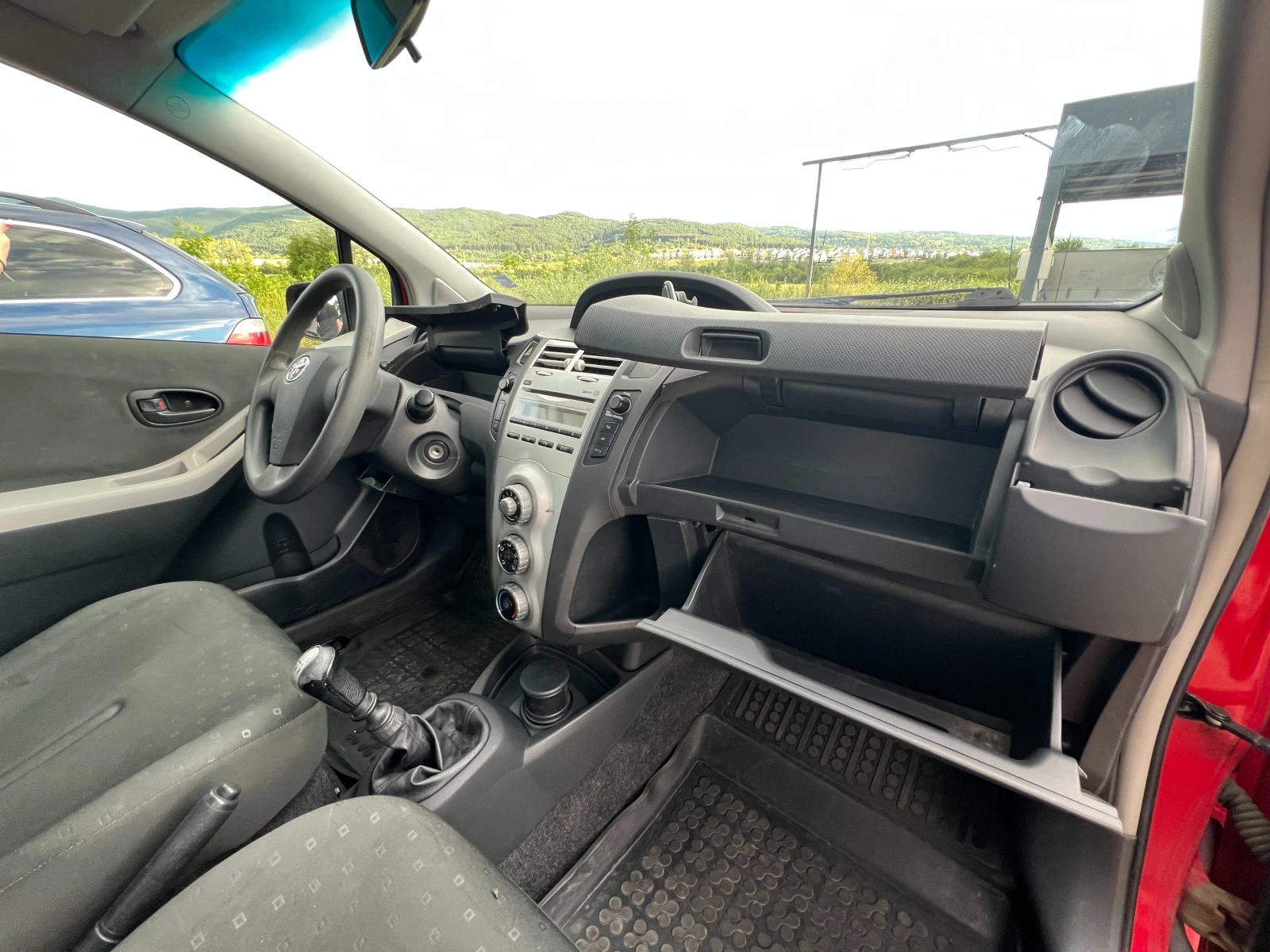Toyota Yaris VVT-i, снимка 13 - Автомобили и джипове - 55325175