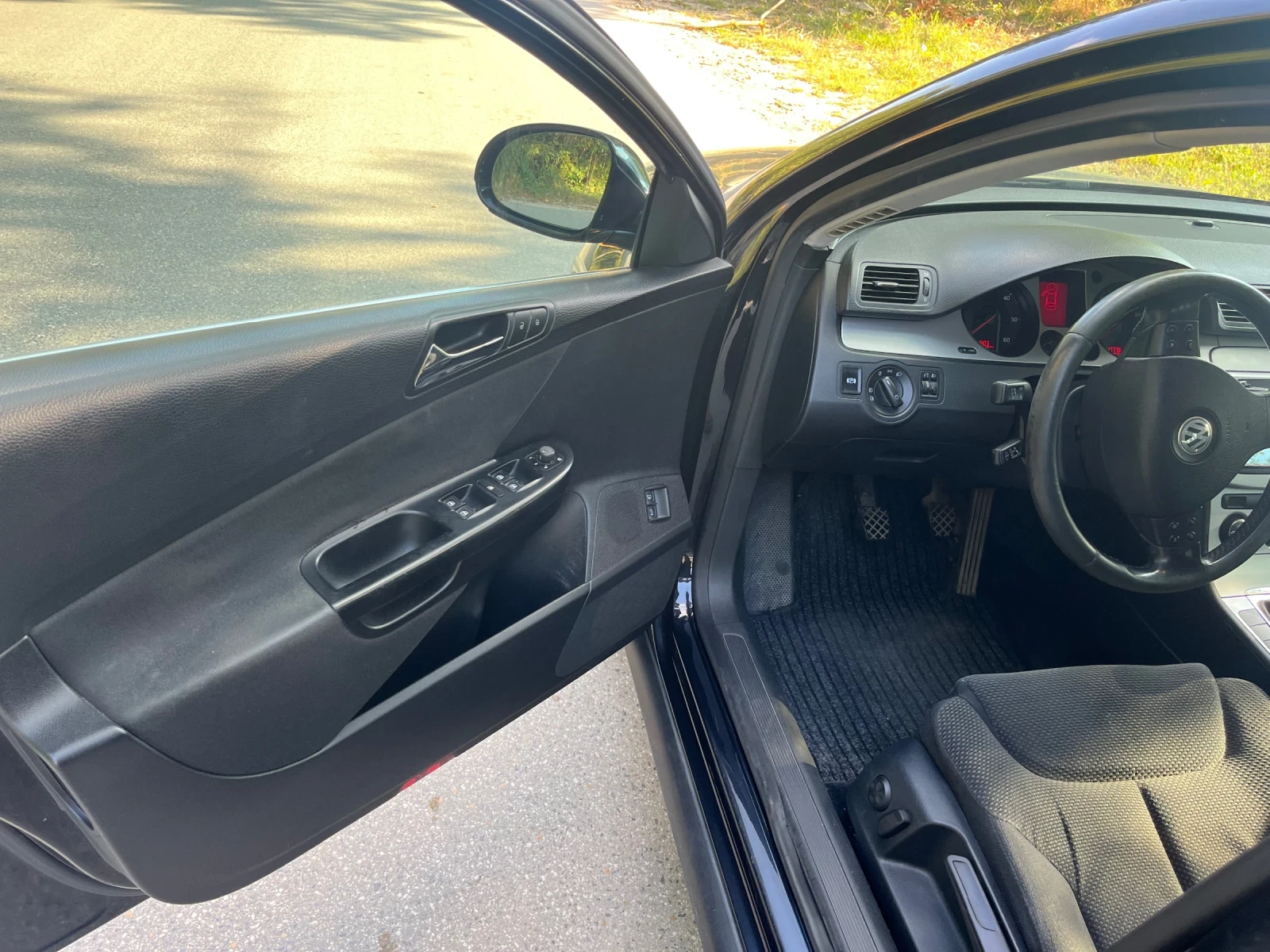 VW Passat, снимка 14 - Автомобили и джипове - 55743872