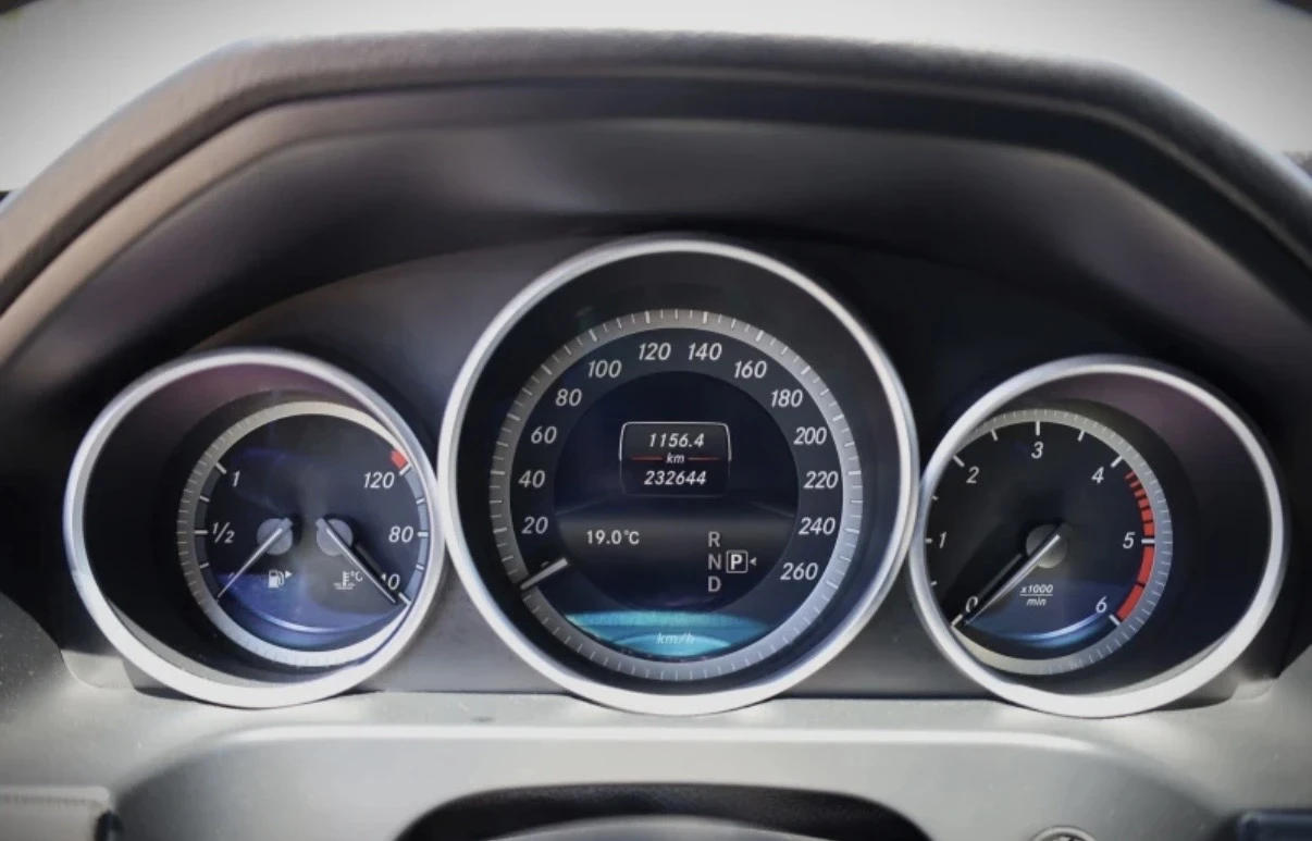 Mercedes-Benz E 200 Amg line, снимка 8 - Автомобили и джипове - 55836587