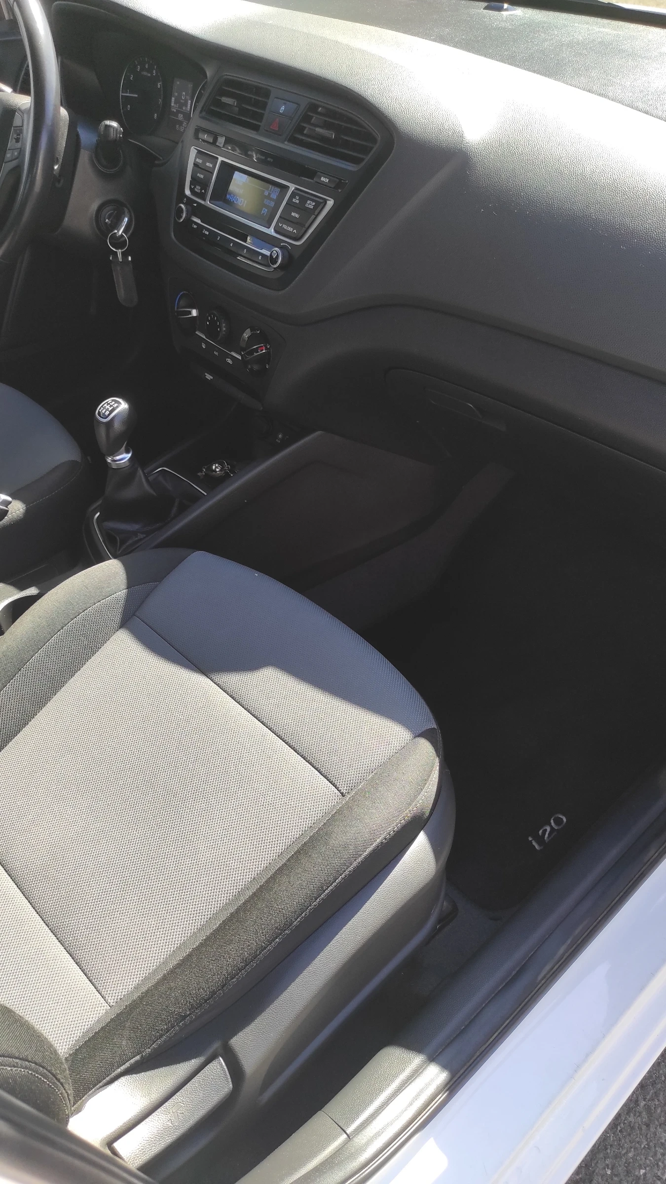 Hyundai I20, снимка 11 - Автомобили и джипове - 55897616