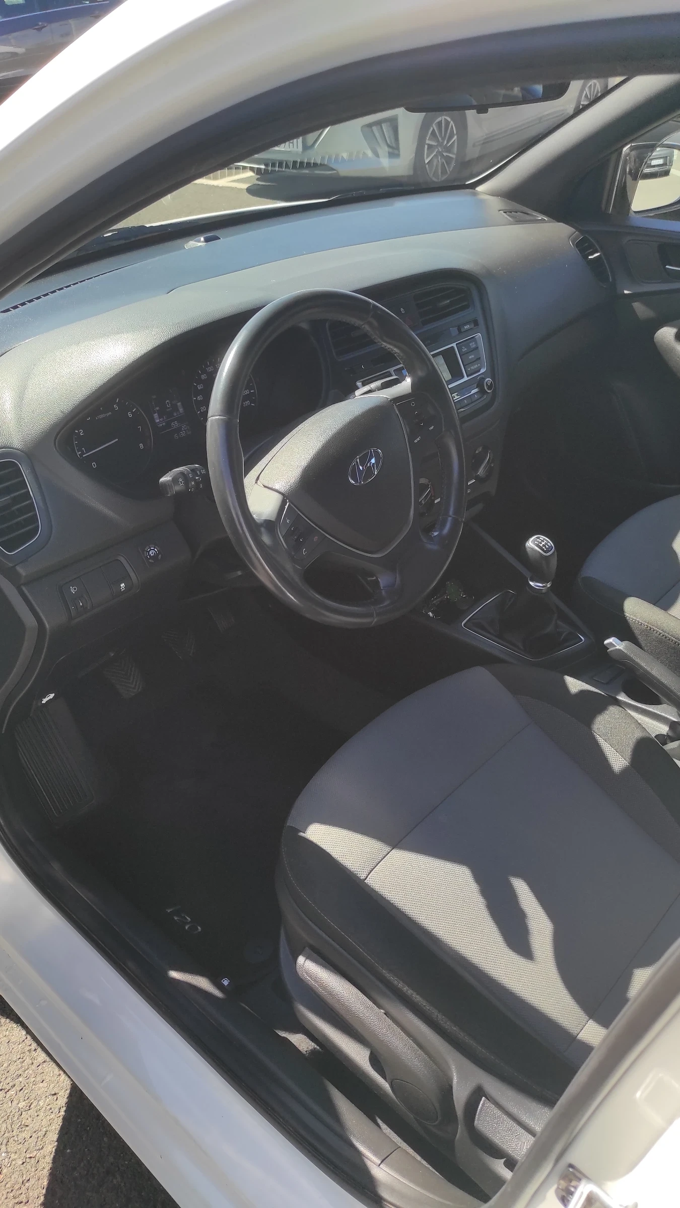 Hyundai I20, снимка 8 - Автомобили и джипове - 55897616