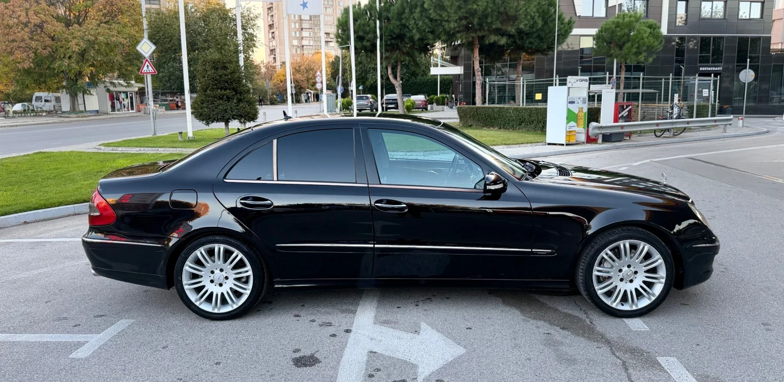 Mercedes-Benz E 320 CDI EVO , снимка 7 - Автомобили и джипове - 56658982