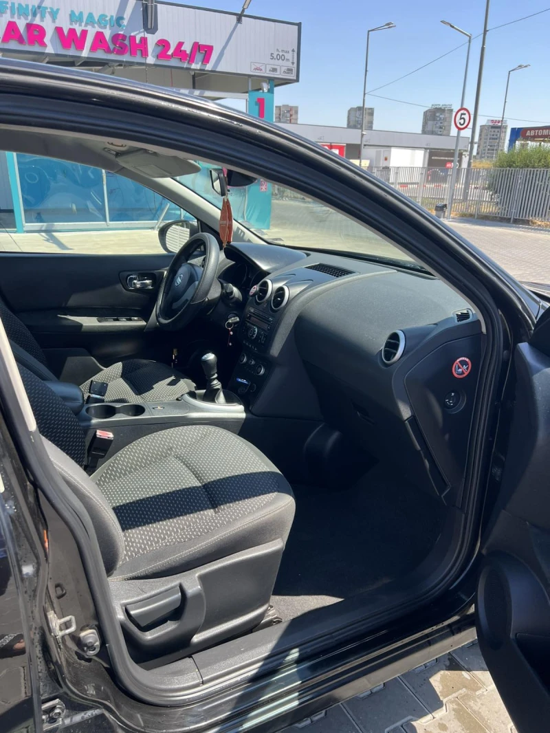 Nissan Qashqai 1.5 DCI, снимка 9 - Автомобили и джипове - 51989320