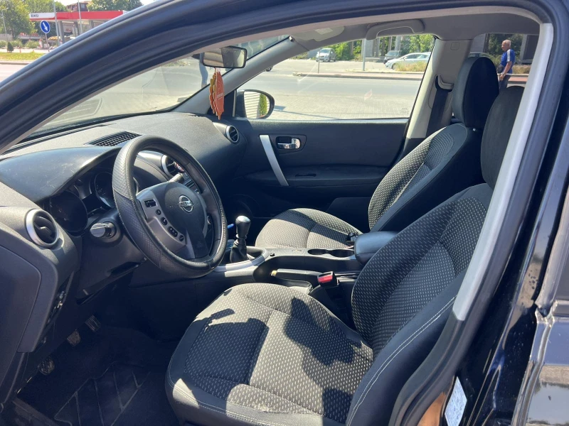 Nissan Qashqai 1.5 DCI, снимка 11 - Автомобили и джипове - 51989320
