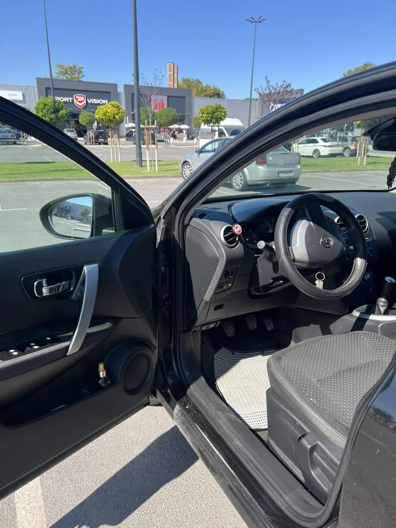 Nissan Qashqai 1.5 DCI, снимка 15 - Автомобили и джипове - 51989320