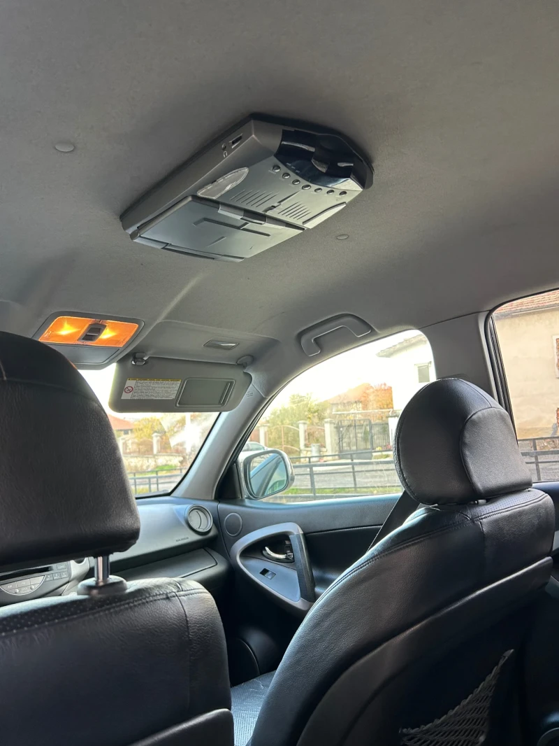 Toyota Rav4, снимка 9 - Автомобили и джипове - 52382250
