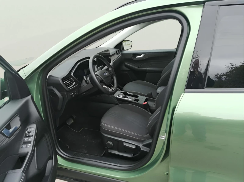 Ford Kuga 2.5 FHEV, снимка 9 - Автомобили и джипове - 53268408