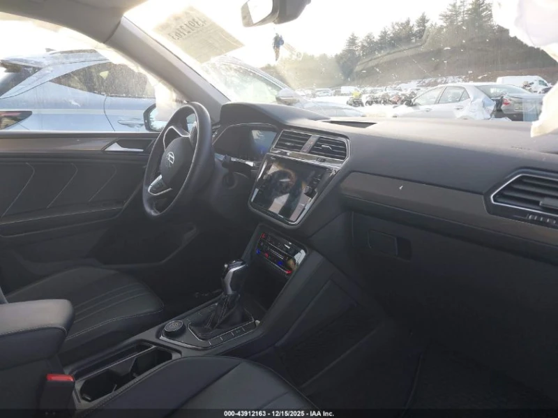 VW Tiguan 2l Volkswagen 2.0T Se/2.0T Wolfsburg Edition, снимка 6 - Автомобили и джипове - 53442931