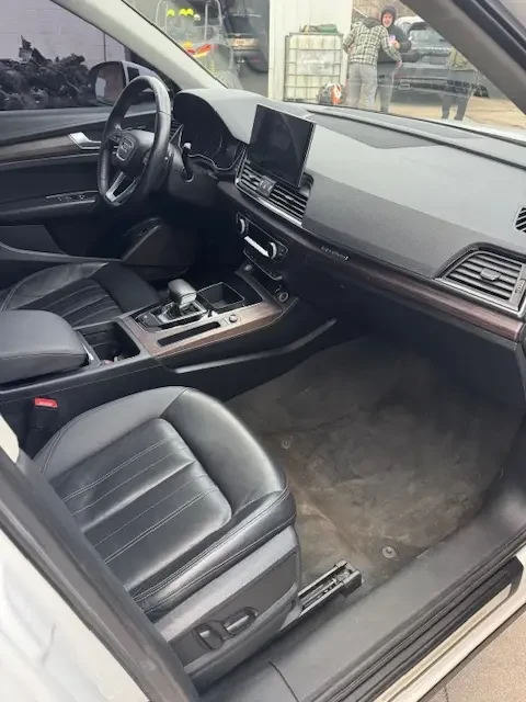 Audi Q5 2.0T* PREMIUM* FACELIFT* КАМЕРА* ПОДГРЕВ* МЪРТВ* Т, снимка 6 - Автомобили и джипове - 48726991