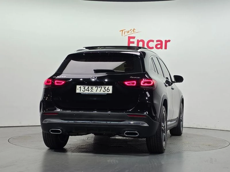 Mercedes-Benz GLA GLA250 4MATIC| 224к.с.| ВКЛ.ТЕХНОТЕСТ, снимка 3 - Автомобили и джипове - 55172378