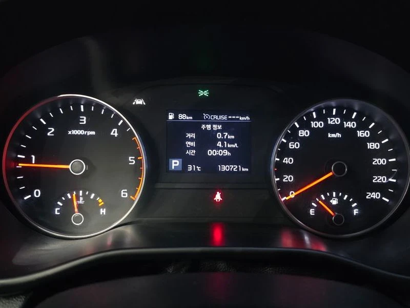Kia Sportage Diesel 2.0 2WD| 184к.с., снимка 8 - Автомобили и джипове - 55950577