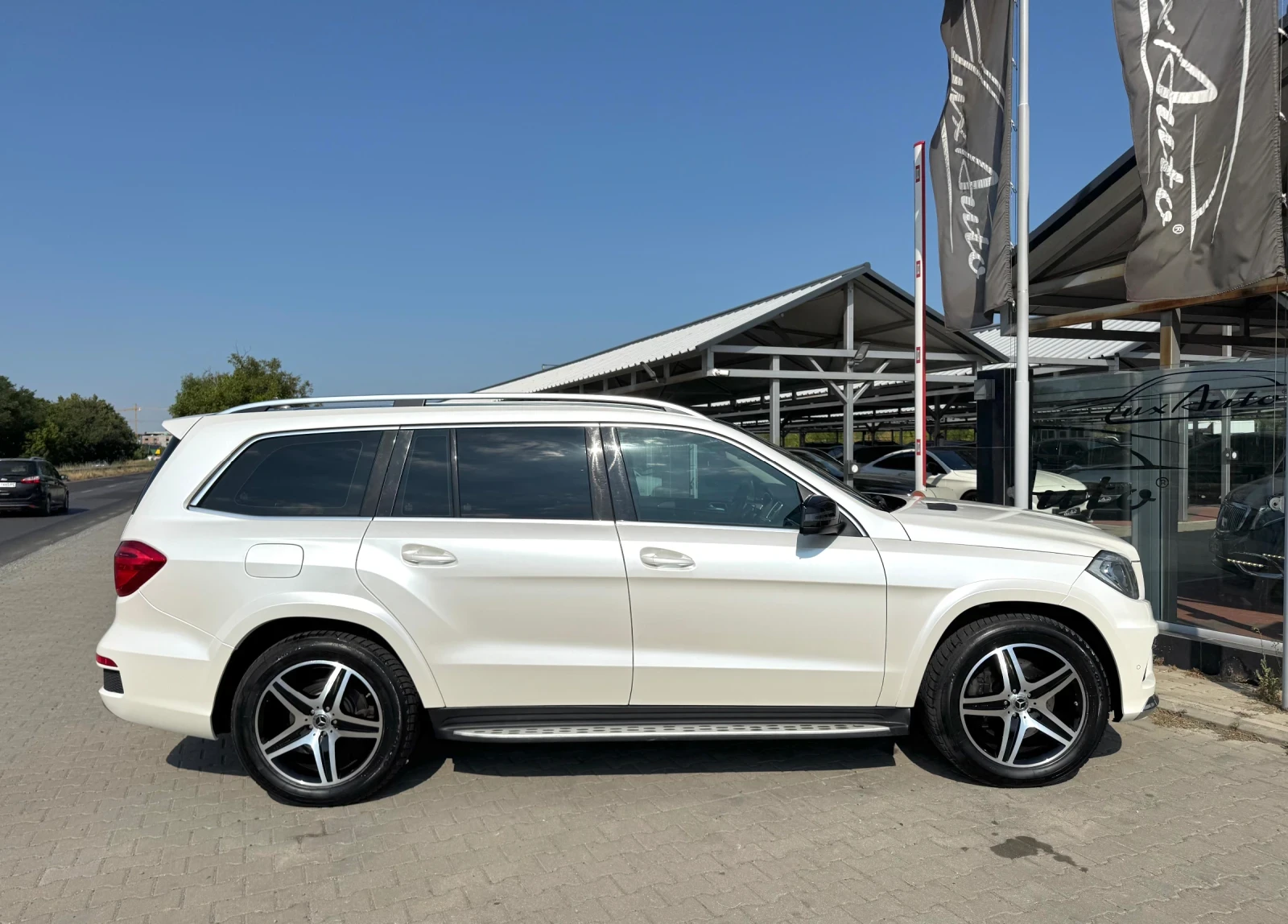 Mercedes-Benz GL 350 CDI#4MATIC#AMG#PANORAMA#DISTR#CAMERA#AIRMAT#7МЕСТА - изображение 3