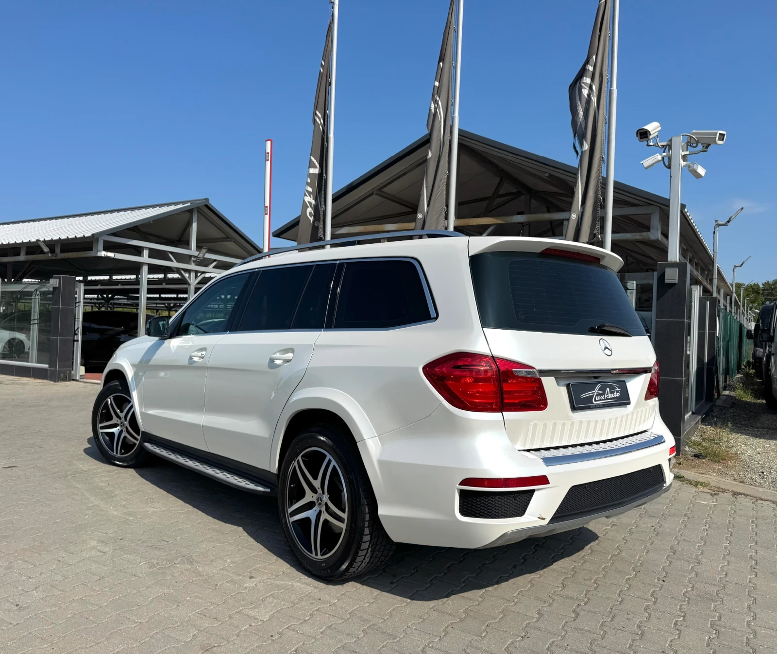 Mercedes-Benz GL 350 CDI#4MATIC#AMG#PANORAMA#DISTR#CAMERA#AIRMAT#7МЕСТА - изображение 6