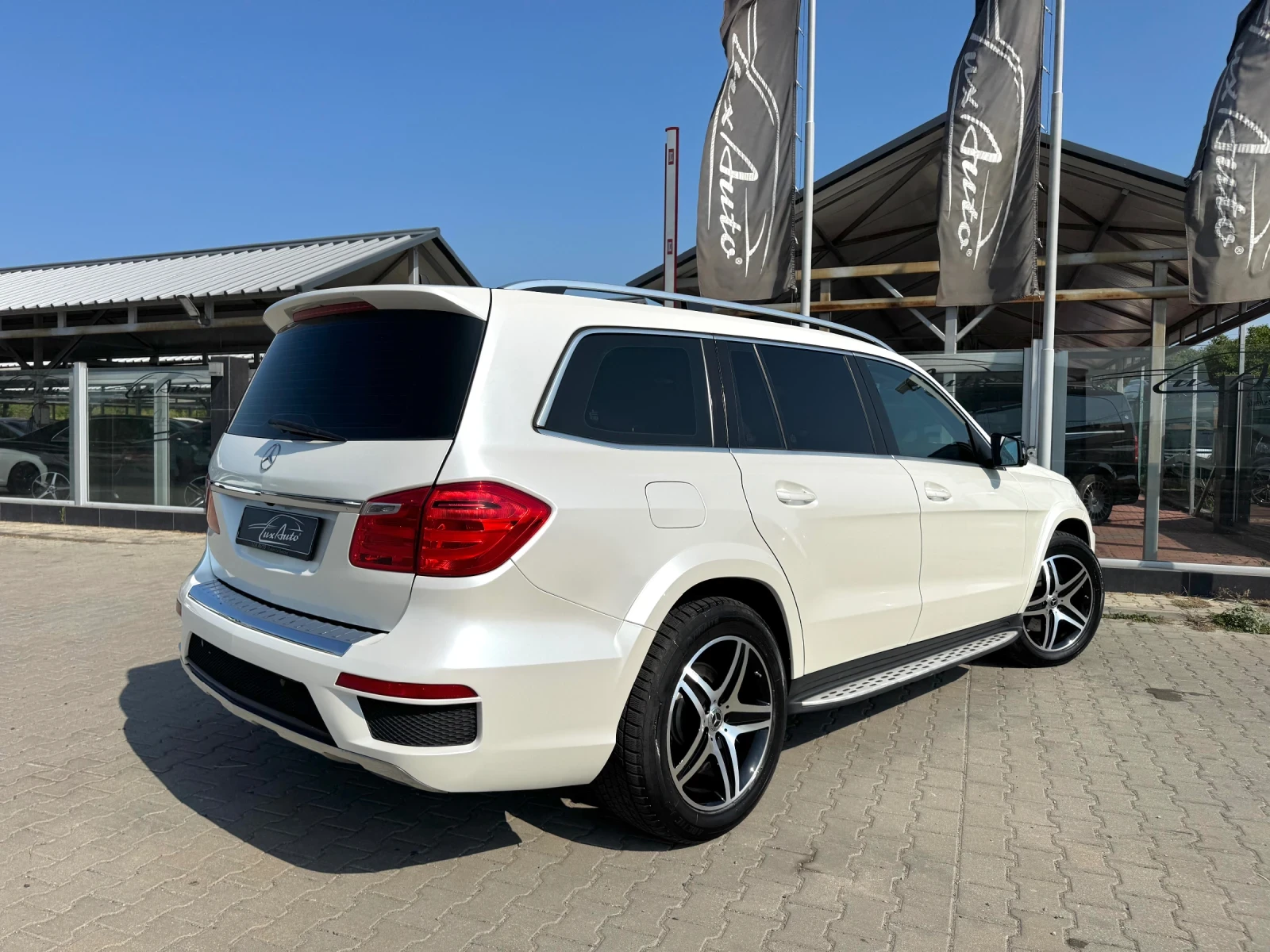 Mercedes-Benz GL 350 CDI#4MATIC#AMG#PANORAMA#DISTR#CAMERA#AIRMAT#7МЕСТА - изображение 4
