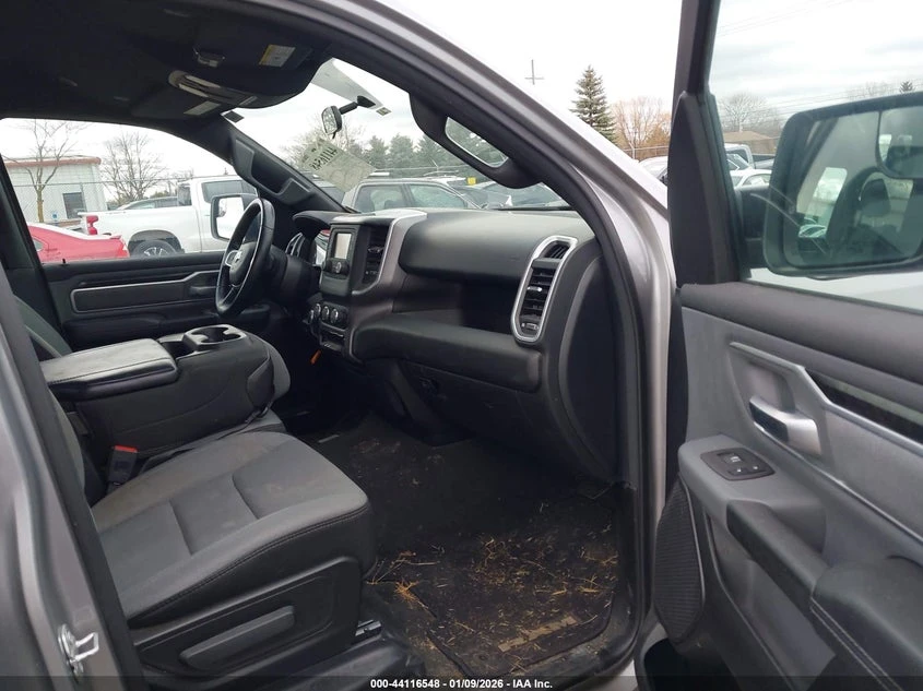 Dodge RAM 1500 Big Horn 4X4 6'4 Box, снимка 5 - Автомобили и джипове - 53808136