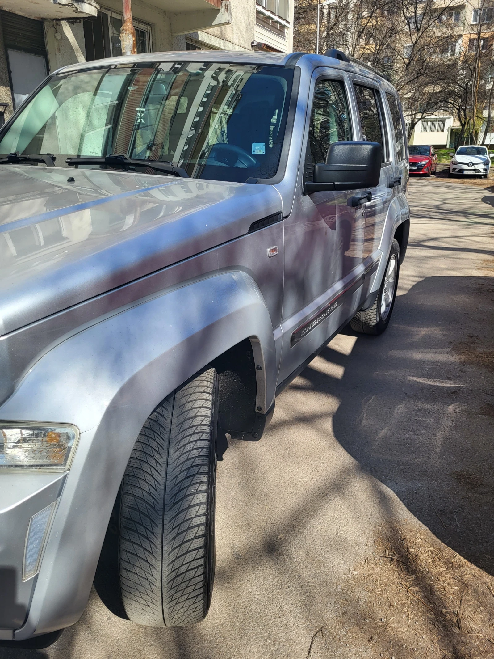 Jeep Cherokee 2.8 CDI - ТОП, снимка 3 - Автомобили и джипове - 53810617