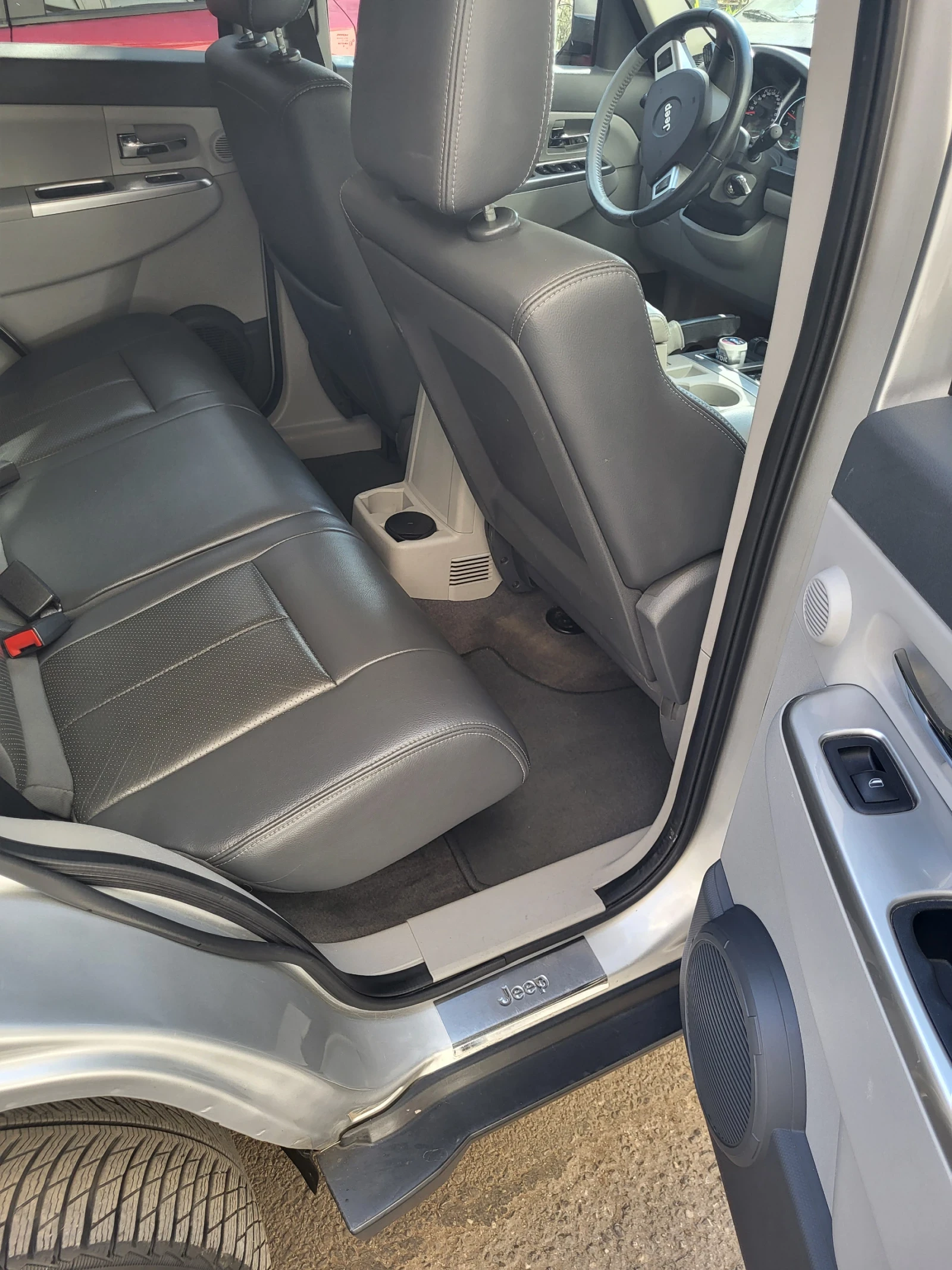 Jeep Cherokee 2.8 CDI - ТОП, снимка 9 - Автомобили и джипове - 53810617