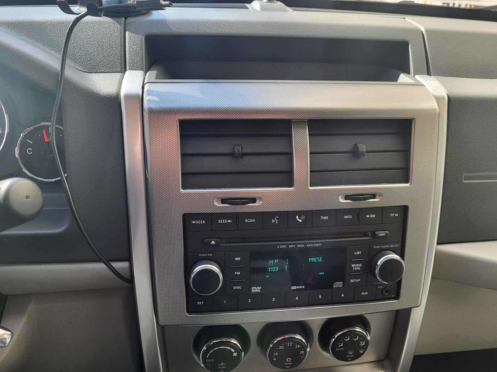 Jeep Cherokee 2.8 CDI - ТОП, снимка 15 - Автомобили и джипове - 53810617