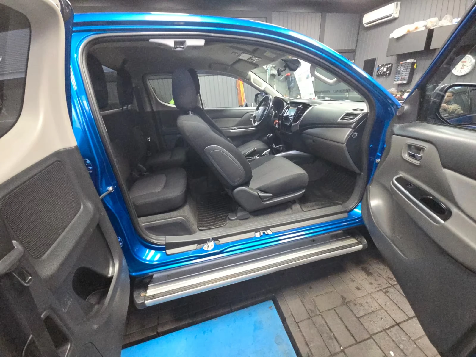 Mitsubishi L200 PLUS CLUB CAB/181HP/4X4/CAM/165h, снимка 10 - Автомобили и джипове - 53916749