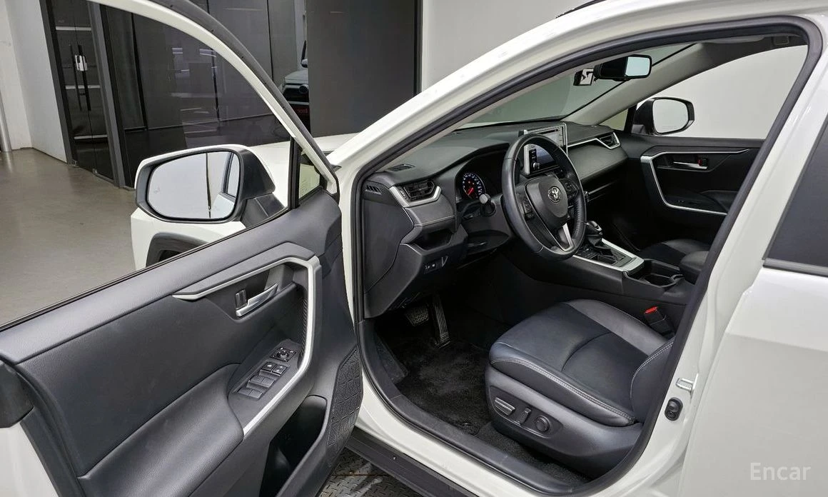 Toyota Rav4 КОЖА* 4 ПОДГРЕВА* ПАНОРАМА* ДВА КЛЮЧА, снимка 10 - Автомобили и джипове - 53979092