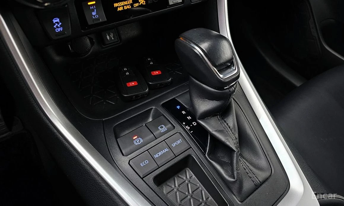 Toyota Rav4 КОЖА* 4 ПОДГРЕВА* ПАНОРАМА* ДВА КЛЮЧА, снимка 9 - Автомобили и джипове - 53979092