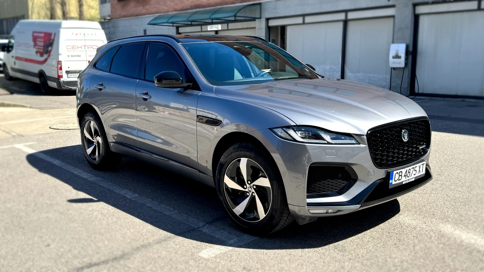 Jaguar F-PACE /R-DYNAMIC/ГАРАНЦИЯ 2028/ОПЦИЯ ЛИЗИНГ, снимка 3 - Автомобили и джипове - 54136286