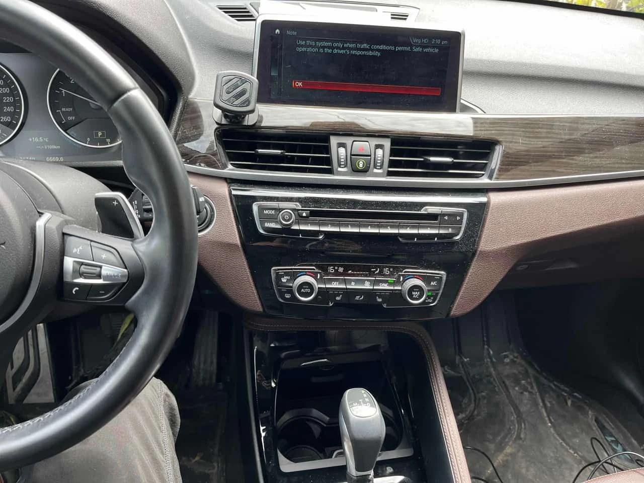 BMW X1 | M ПАКЕТ | HUD | CARFAX | ПОДГРЕВ | + ГУМИ ДЖАНТИ, снимка 9 - Автомобили и джипове - 54652737