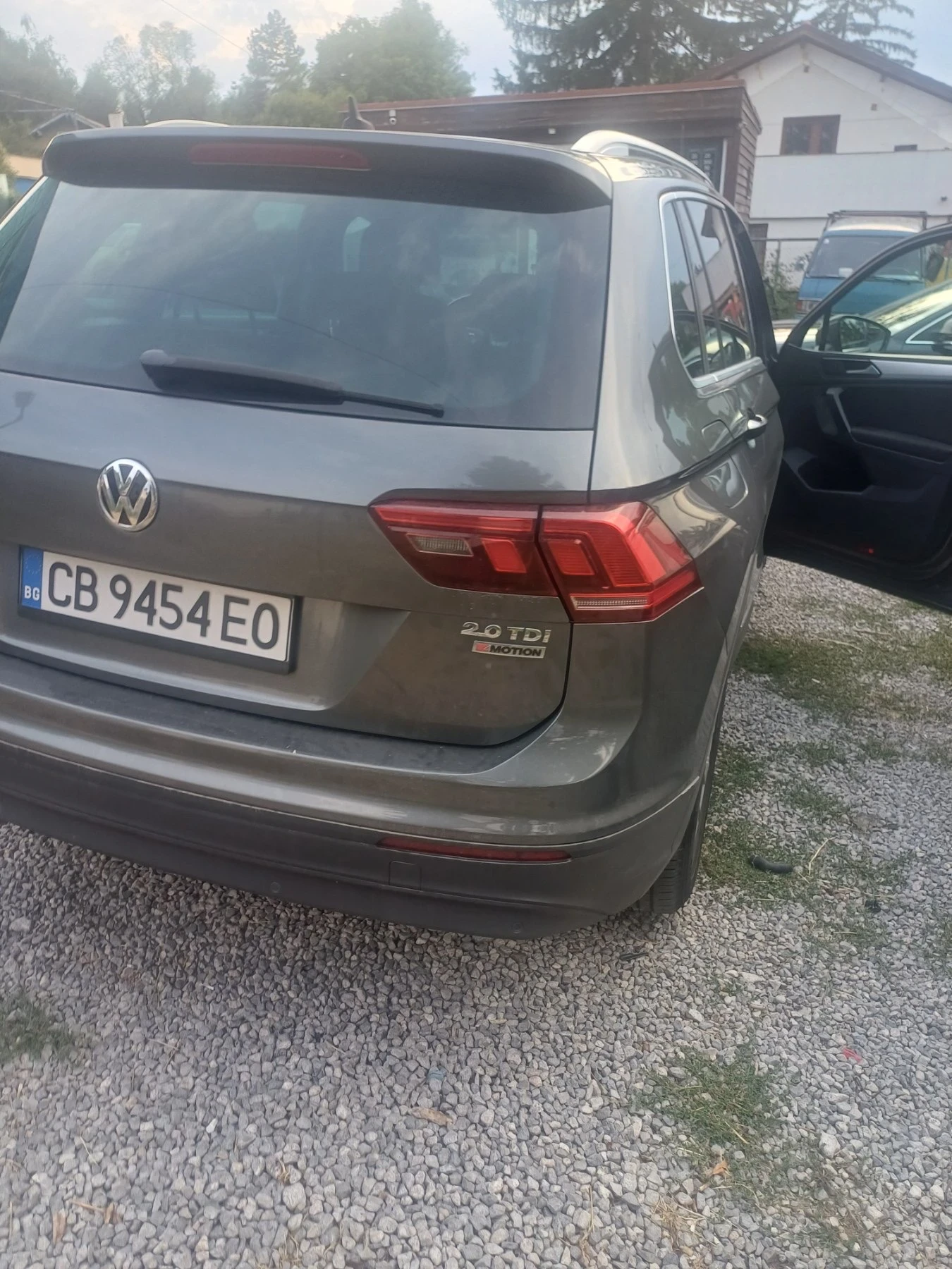 VW Tiguan, снимка 2 - Автомобили и джипове - 54985278