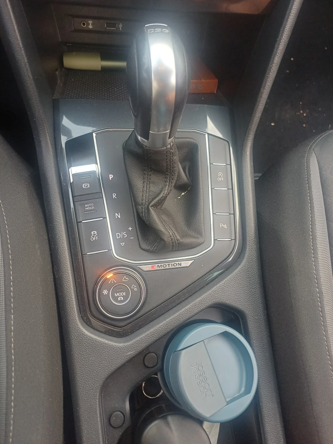 VW Tiguan, снимка 5 - Автомобили и джипове - 54985278