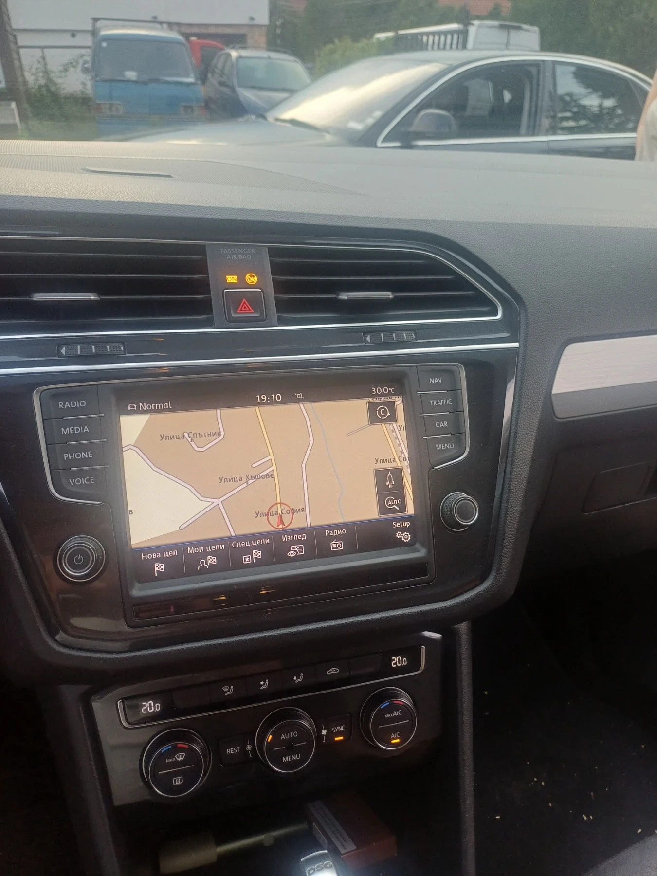 VW Tiguan, снимка 7 - Автомобили и джипове - 54985278