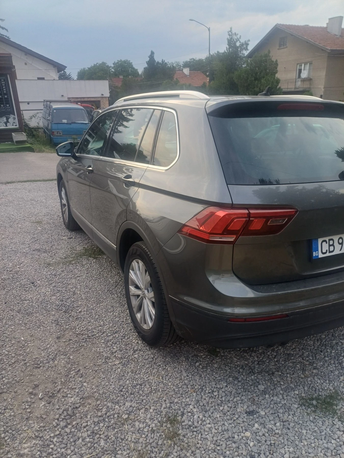 VW Tiguan, снимка 3 - Автомобили и джипове - 54985278