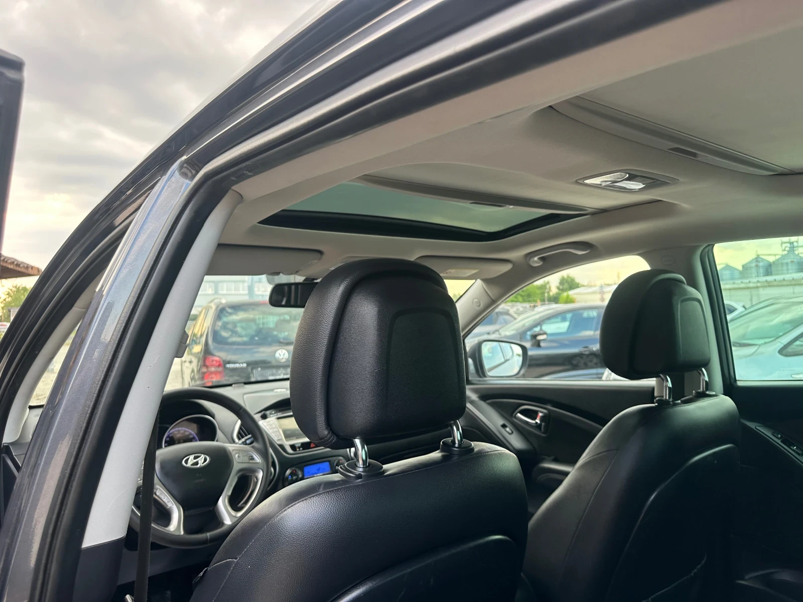 Hyundai IX35 2.0 crdi, снимка 13 - Автомобили и джипове - 55136643